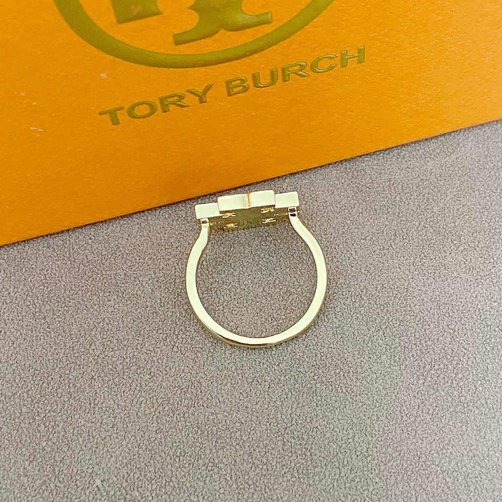 Tory Burch Shell Inlay Alphabet Shape Ring - Picture 4 of 6